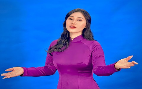 NSƯT Nguyễn Hương Giang thể hiện tinh tế ca khúc “Chơi Vơi”