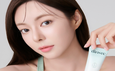 Làn da đang phục hồi cần hệ thống màng lọc dược khoa chuẩn mực từ kem chống nắng thuần chay Dinsee