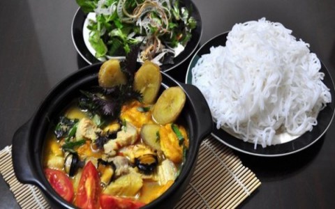 Món ngon cuối tuần: Ốc om chuối đậu ngon khó cưỡng