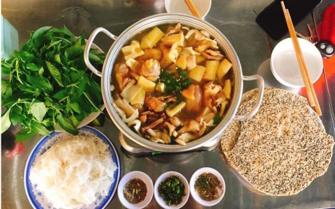 Lẩu gà lá é – món ngon nhất định phải thử